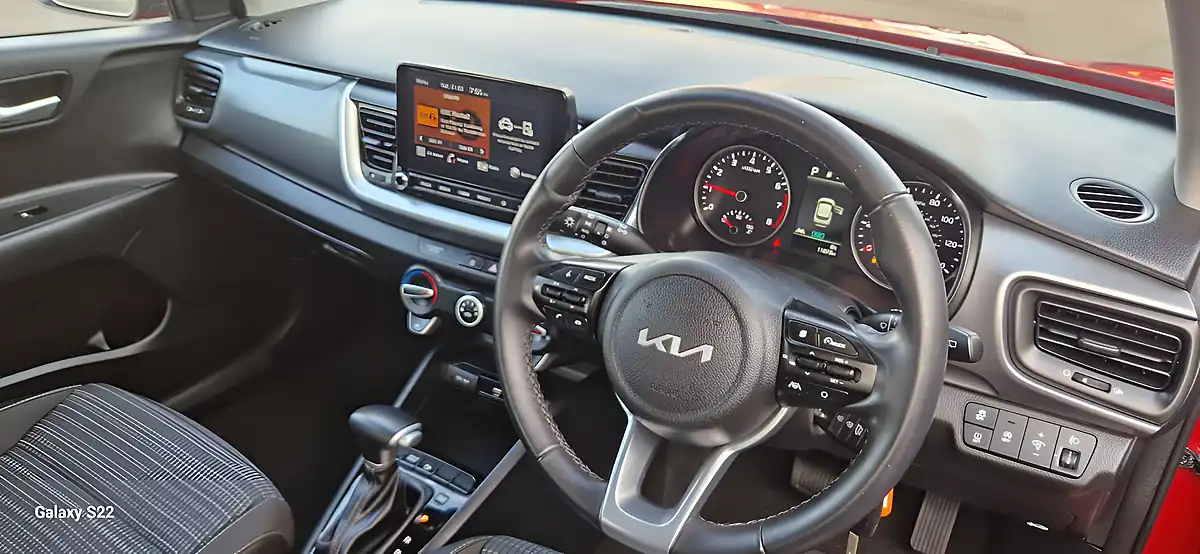 Used 2022 Kia Stonic 2 Red - Interior and Exterior details 13