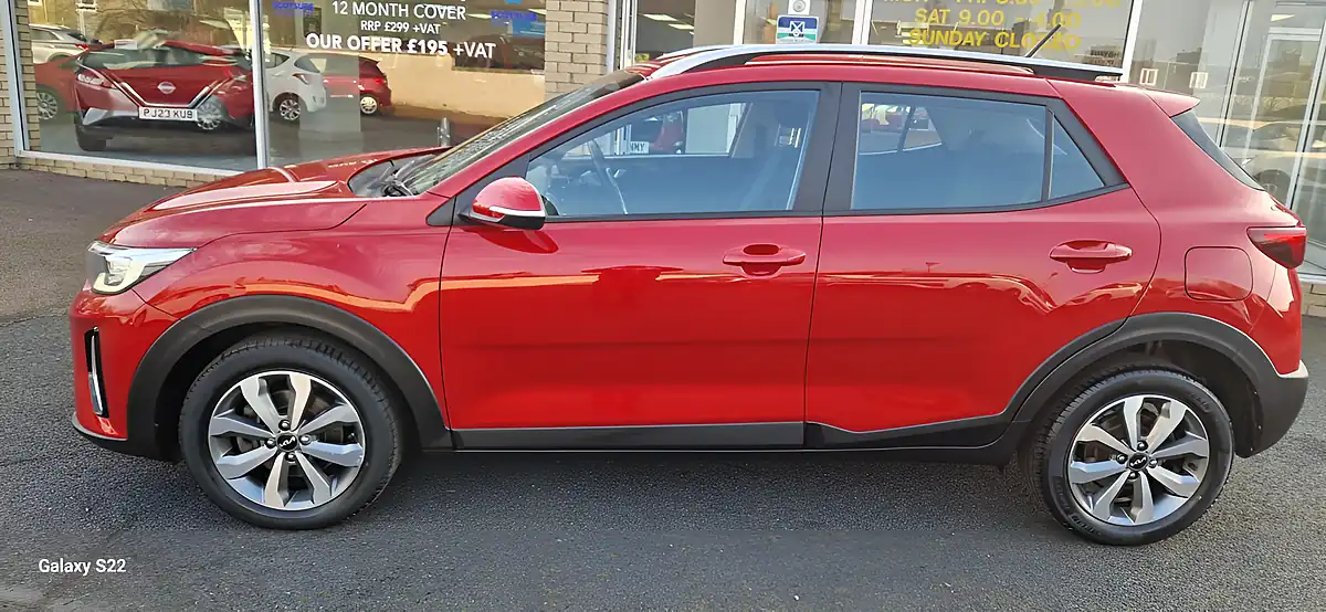Used 2022 Kia Stonic 2 Red - Interior and Exterior details 4