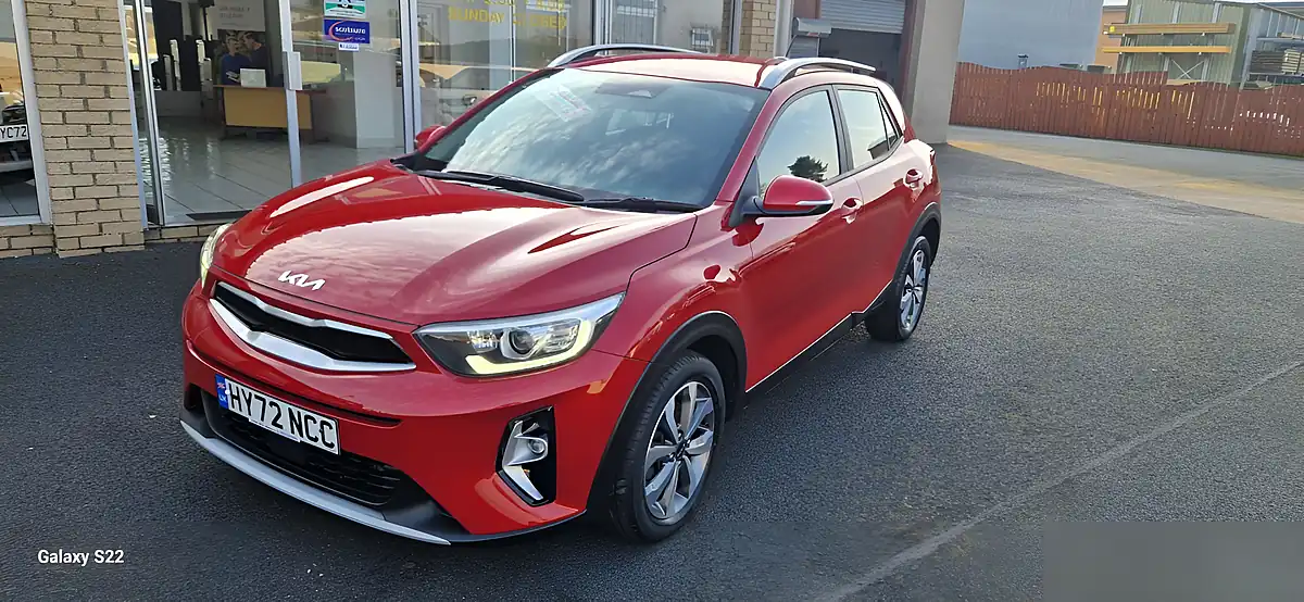 Used 2022 Kia Stonic 2 Red - Interior and Exterior details 5