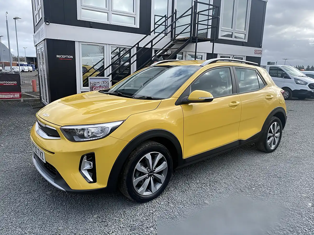 Used 2022 Kia Stonic 2 Yellow - Interior and Exterior details 5