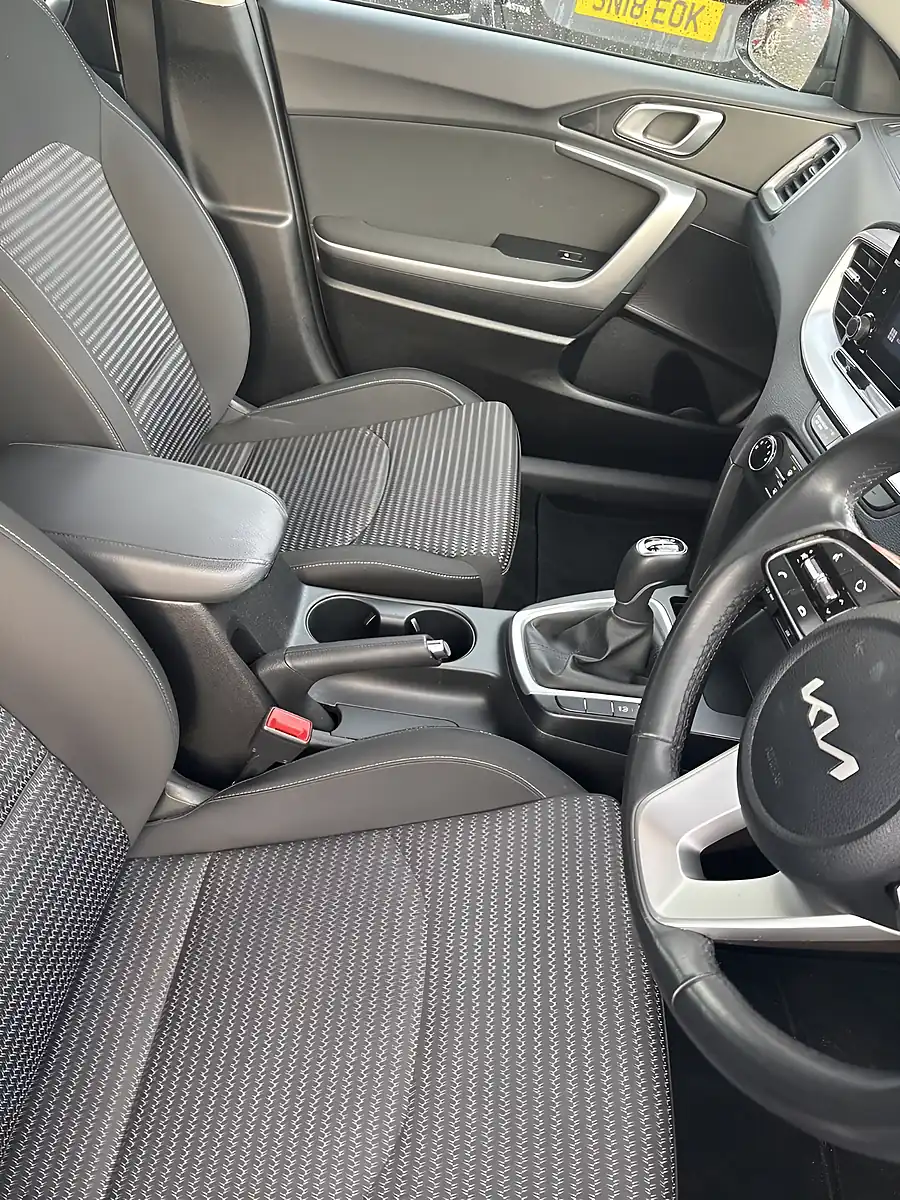 Used 2022 Kia Xceed 2 Grey - Interior and Exterior details 8