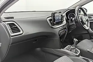 Used 2022 Kia Xceed 2 White - Interior and Exterior details 12