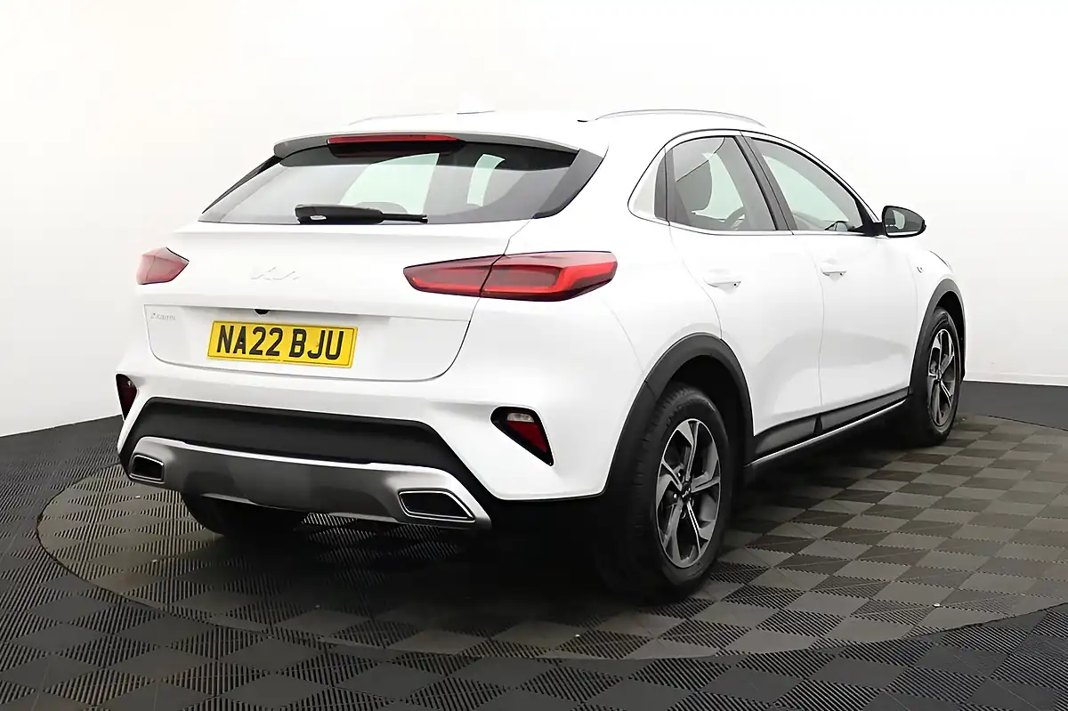Used 2022 Kia Xceed 2 White - Interior and Exterior details 3