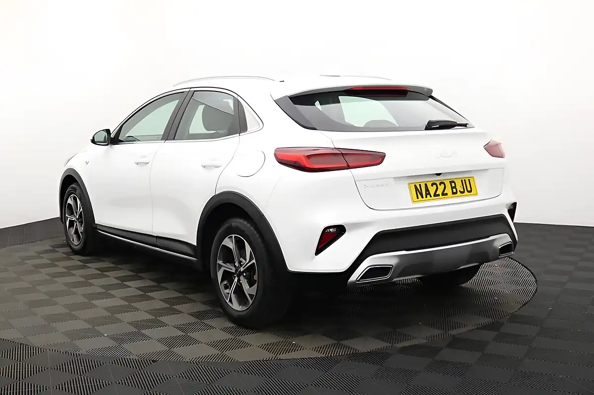 Used 2022 Kia Xceed 2 White - Interior and Exterior details 5