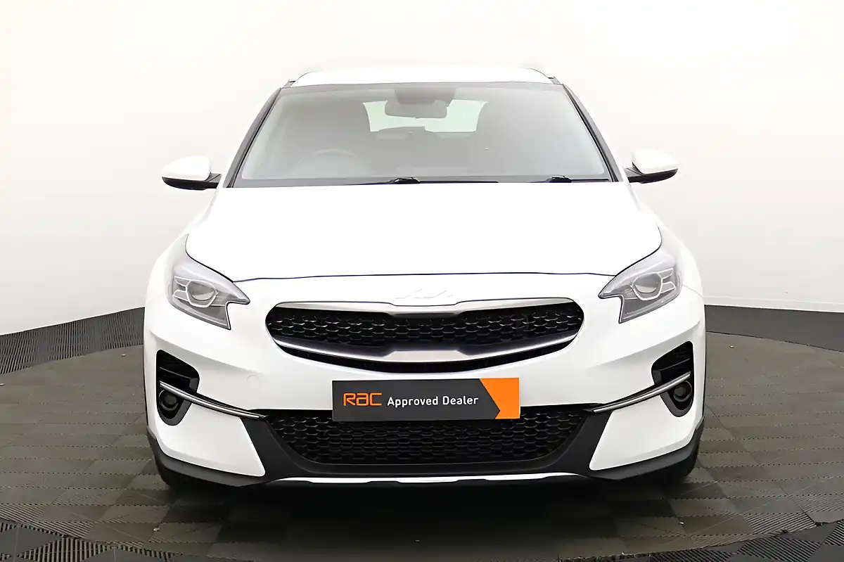 Used 2022 Kia Xceed 2 White - Interior and Exterior details 7