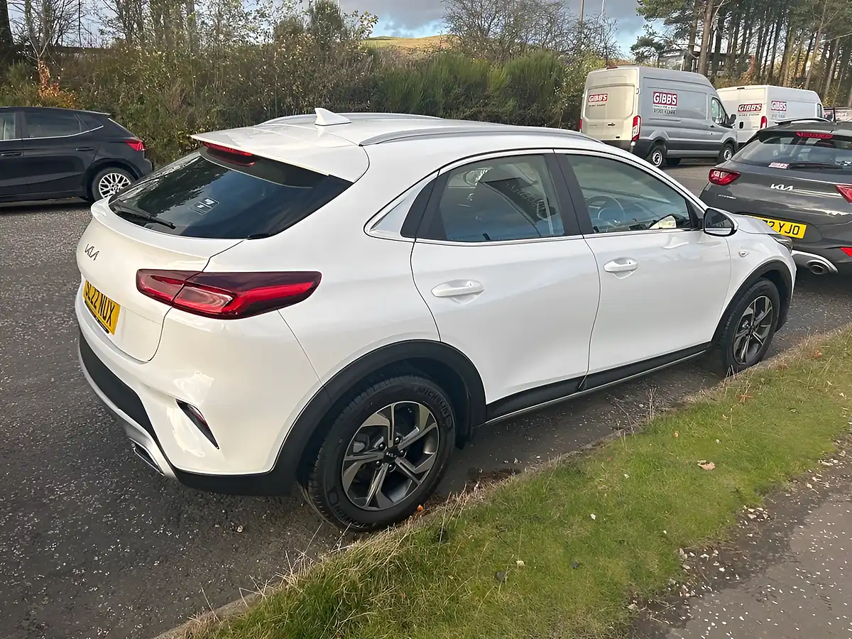 Used 2022 Kia Xceed 2 White - Interior and Exterior details 2