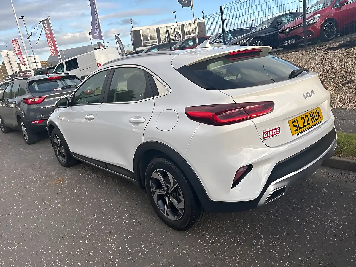 Used 2022 Kia Xceed 2 White - Interior and Exterior details 4