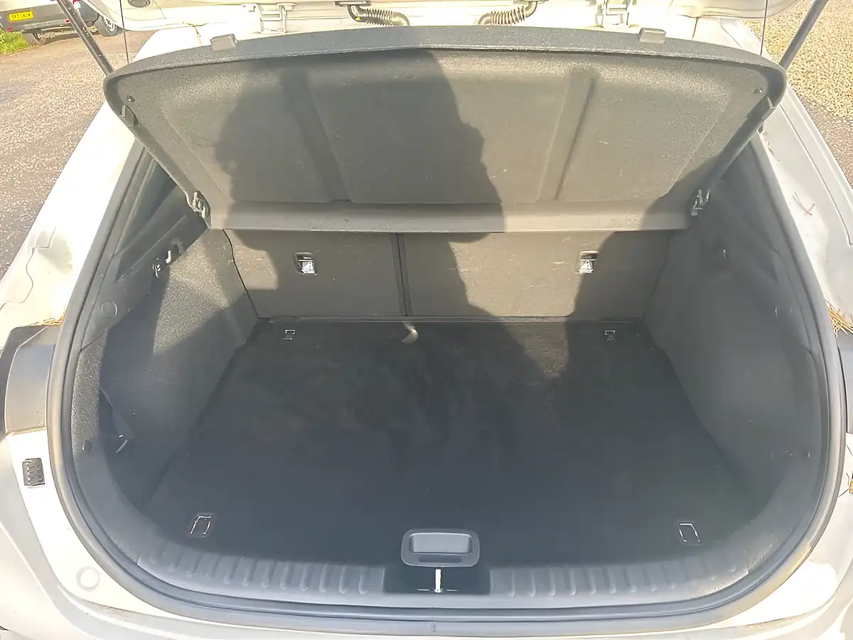 Used 2022 Kia Xceed 2 White - Interior and Exterior details 6