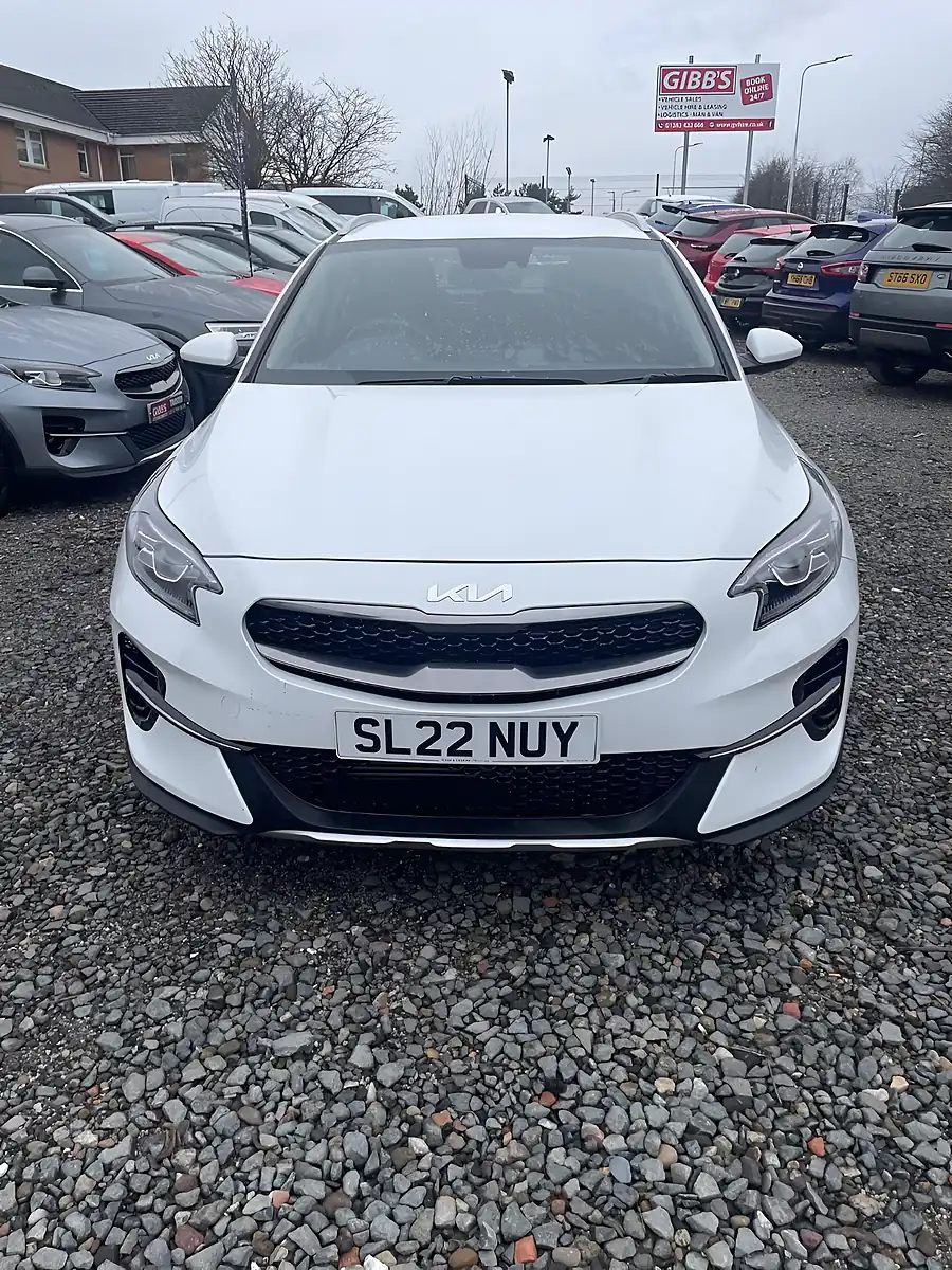 Used 2022 Kia Xceed 2 White - Interior and Exterior details 4