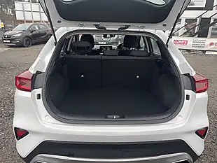 Used 2022 Kia Xceed 2 White - Interior and Exterior details 5