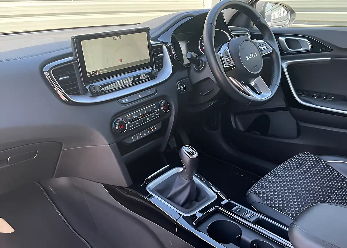 Used 2022 Kia Xceed 3 Dark Penta Metal - Interior and Exterior details 11
