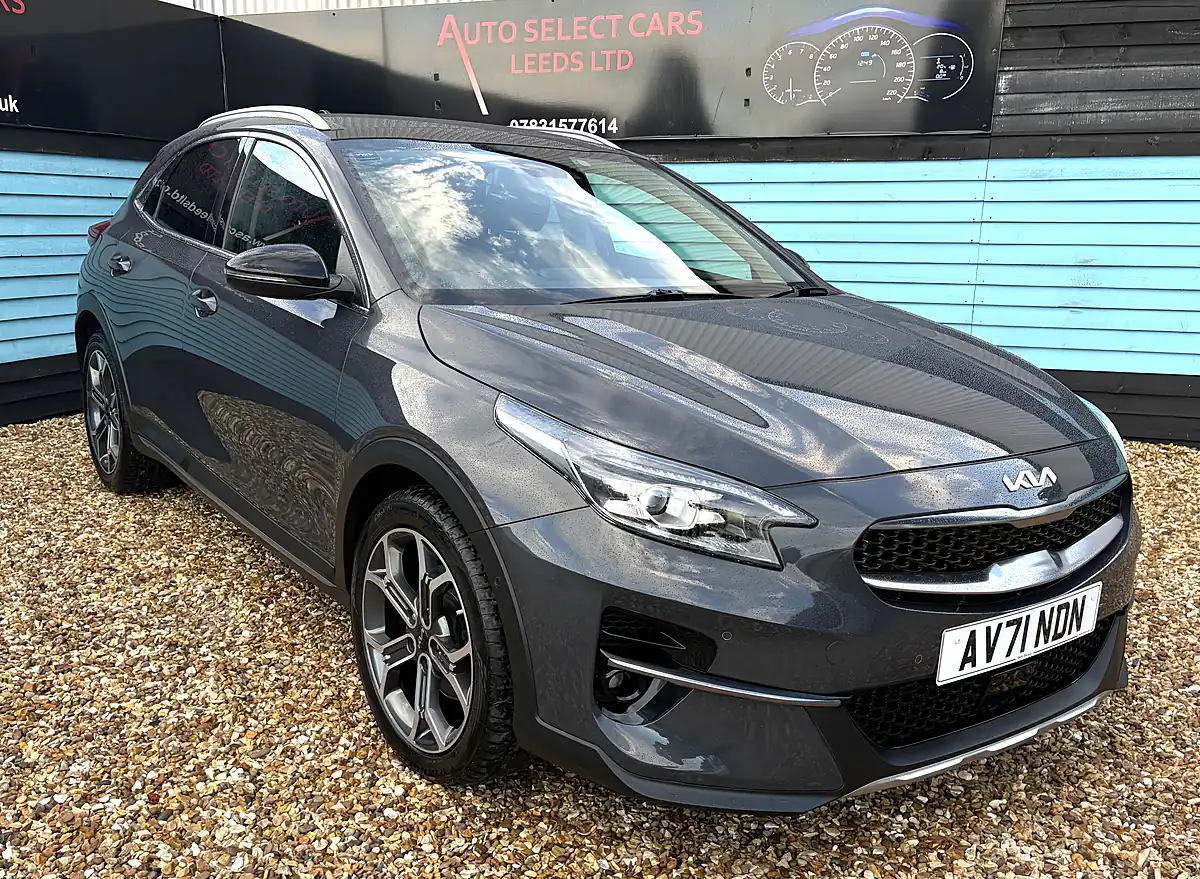 Used 2022 Kia Xceed 4 Grey - Front View