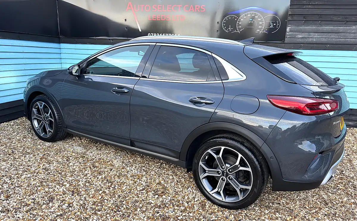 Used 2022 Kia Xceed 4 Grey - Interior and Exterior details 10