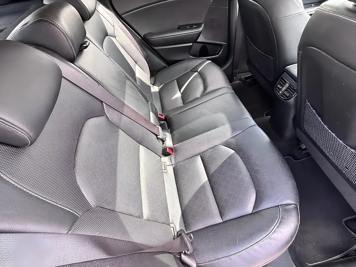 Used 2022 Kia Xceed 4 Red - Interior and Exterior details 11