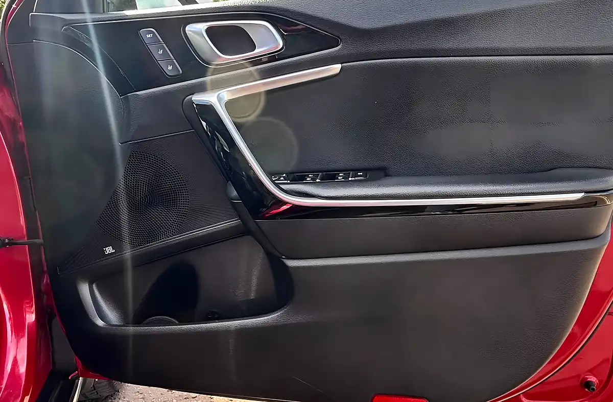 Used 2022 Kia Xceed 4 Red - Interior and Exterior details 12