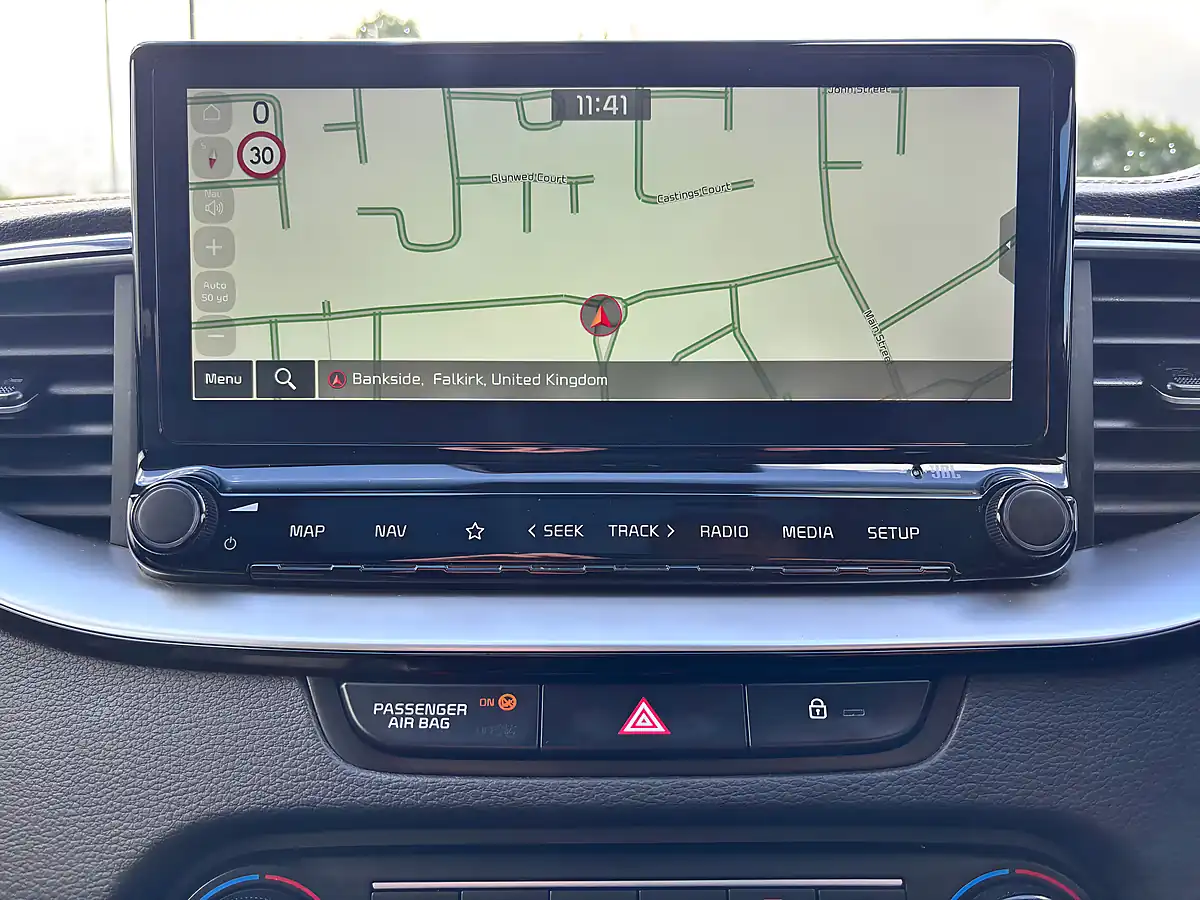 Used 2022 Kia Xceed 4 Red - Interior and Exterior details 16