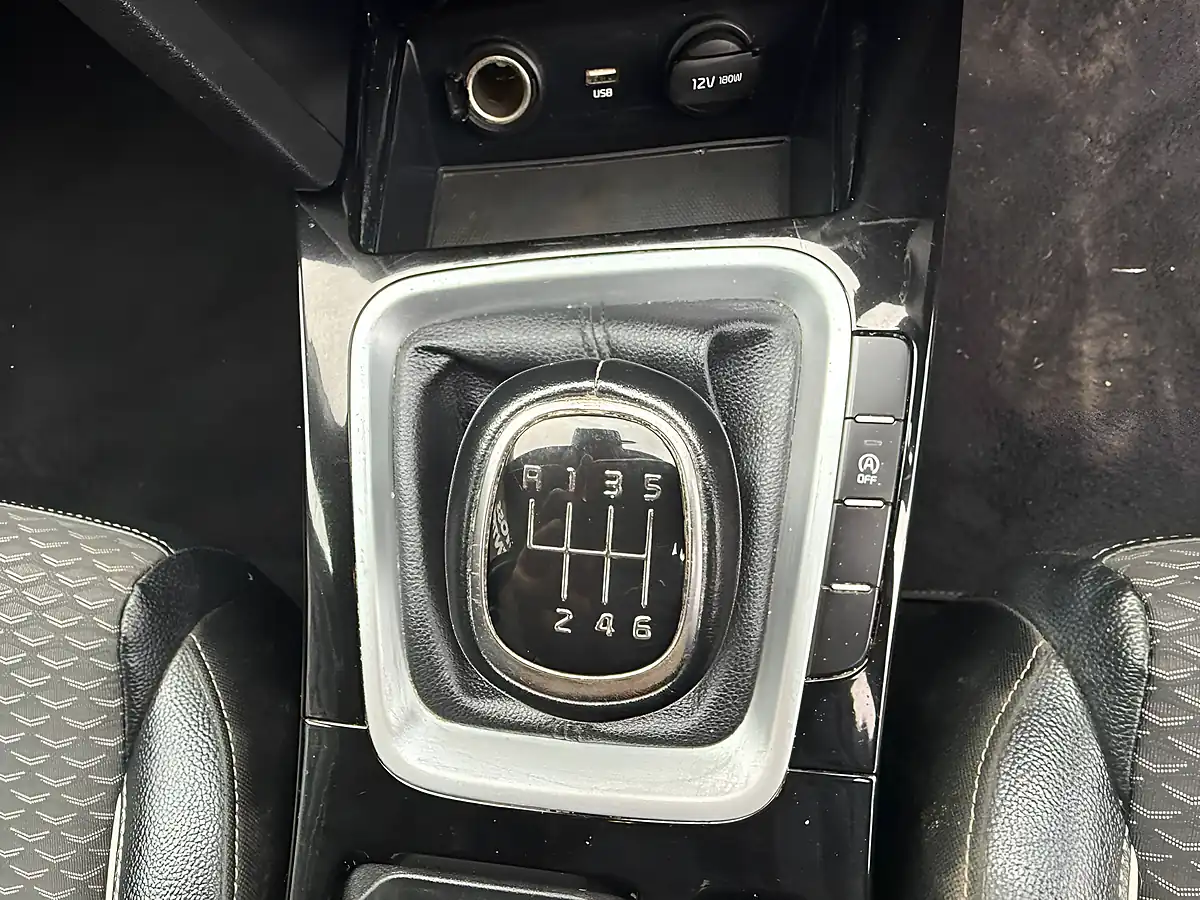 Used 2022 Kia Xceed Connect Blue - Interior and Exterior details 13