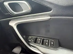 Used 2022 Kia Xceed Connect Blue - Interior and Exterior details 16
