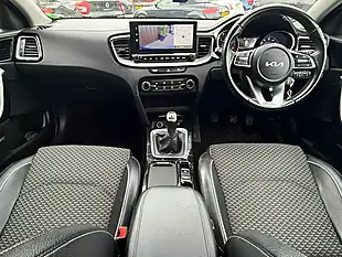 Used 2022 Kia Xceed Connect Blue - Interior and Exterior details 6