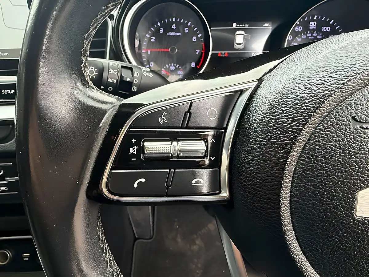 Used 2022 Kia Xceed Connect Blue - Interior and Exterior details 8