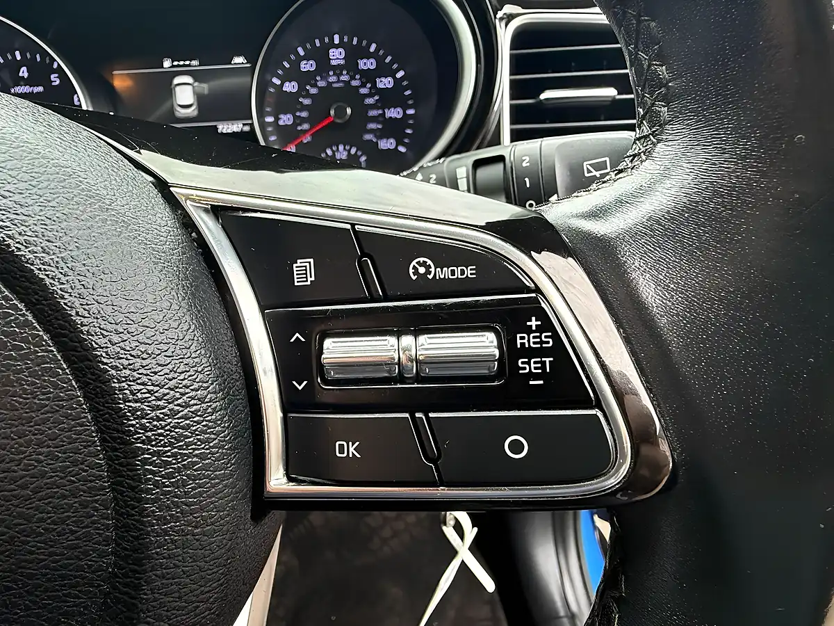 Used 2022 Kia Xceed Connect Blue - Interior and Exterior details 9