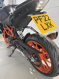 Used 2022 Ktm 125 Duke Naked Black - Interior and Exterior details 11