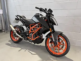 Used 2022 Ktm 125 Duke Naked Black - Interior and Exterior details 2