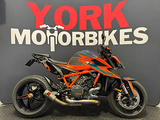 2022 KTM 1290 Super Duke R
