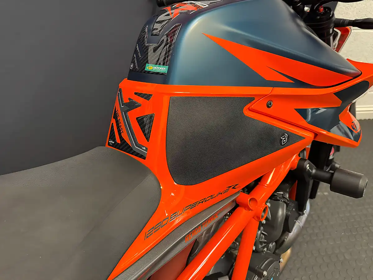 Used 2022 Ktm 1290 Super Duke R - Interior and Exterior details 12