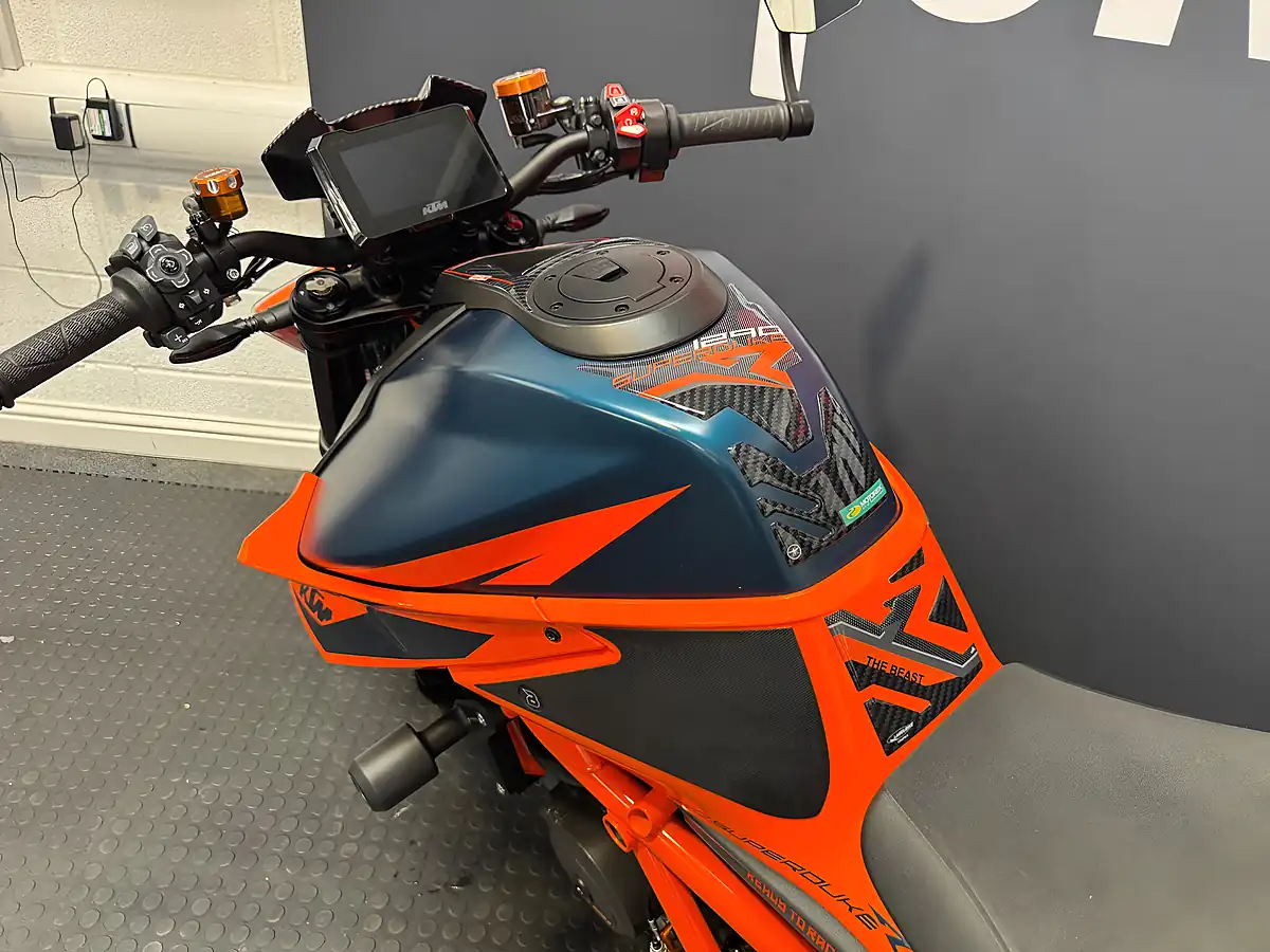 Used 2022 Ktm 1290 Super Duke R - Interior and Exterior details 20