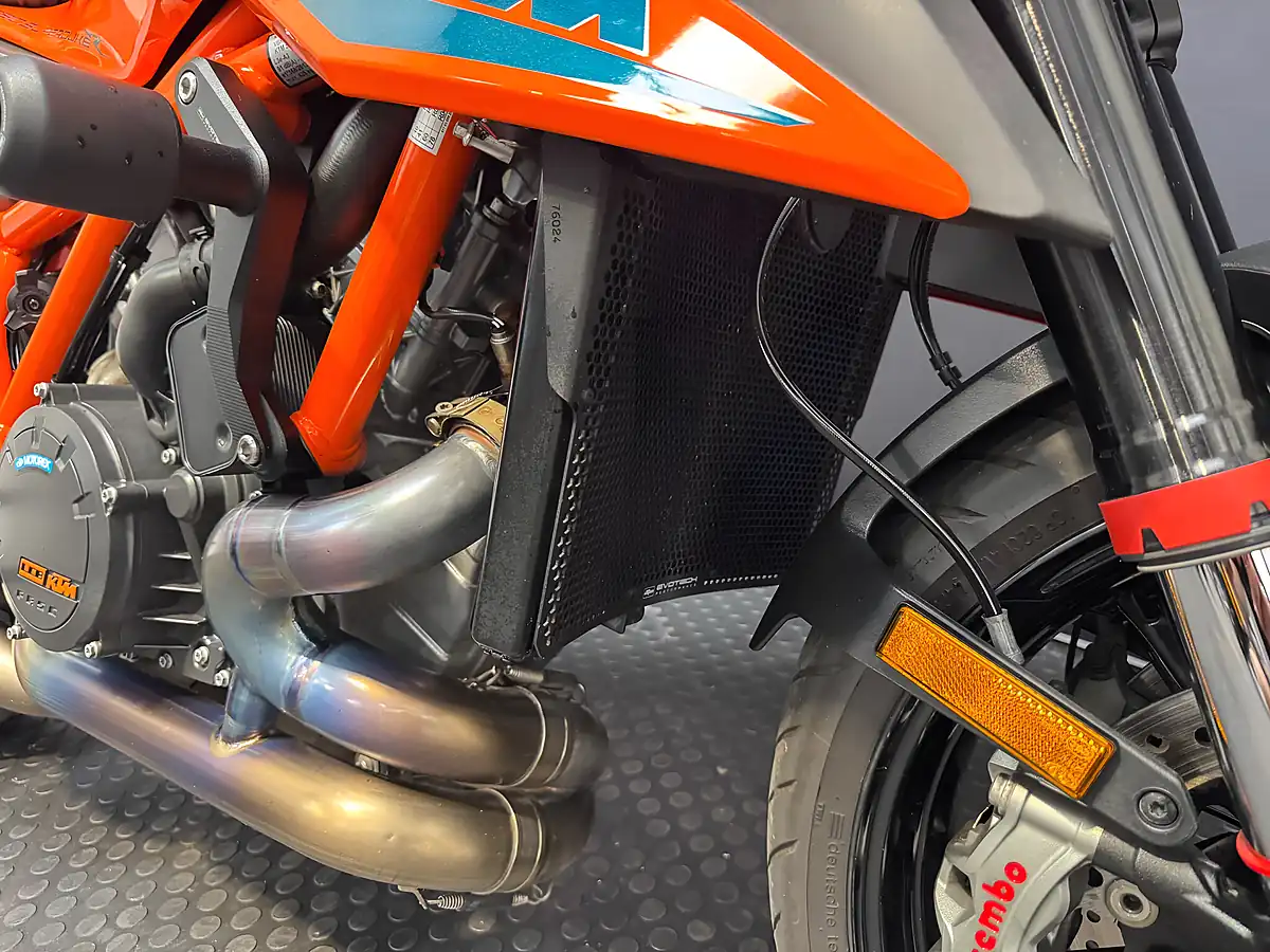 Used 2022 Ktm 1290 Super Duke R - Interior and Exterior details 8