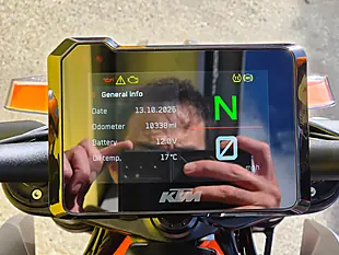 Used 2022 Ktm 1290 Super Duke R Orange - Interior and Exterior details 14