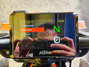Used 2022 Ktm 1290 Super Duke R Orange - Interior and Exterior details 15