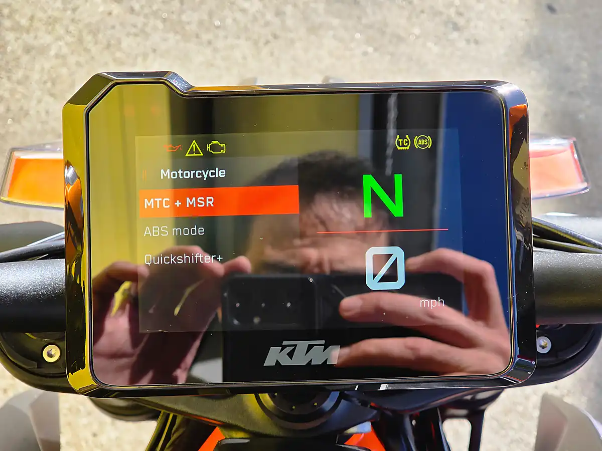 Used 2022 Ktm 1290 Super Duke R Orange - Interior and Exterior details 15