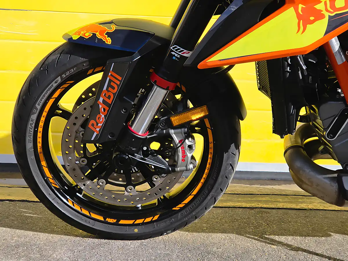 Used 2022 Ktm 1290 Super Duke R Orange - Interior and Exterior details 16