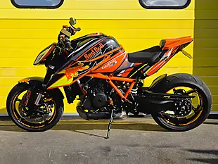 Used 2022 Ktm 1290 Super Duke R Orange - Interior and Exterior details 5