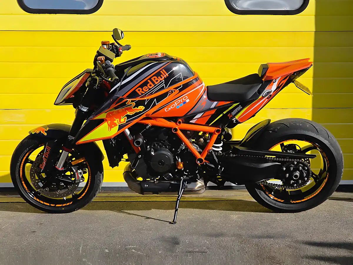 Used 2022 Ktm 1290 Super Duke R Orange - Interior and Exterior details 5