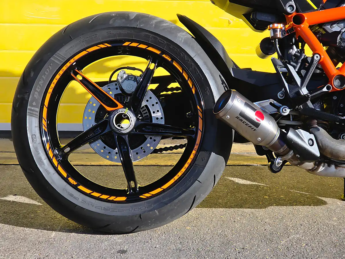 Used 2022 Ktm 1290 Super Duke R Orange - Interior and Exterior details 8