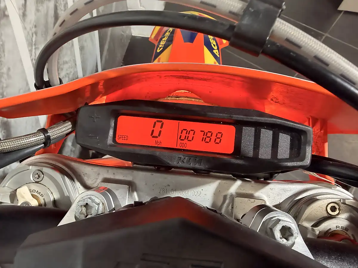Used 2022 Ktm 250 Exc-F Orange - Interior and Exterior details 8