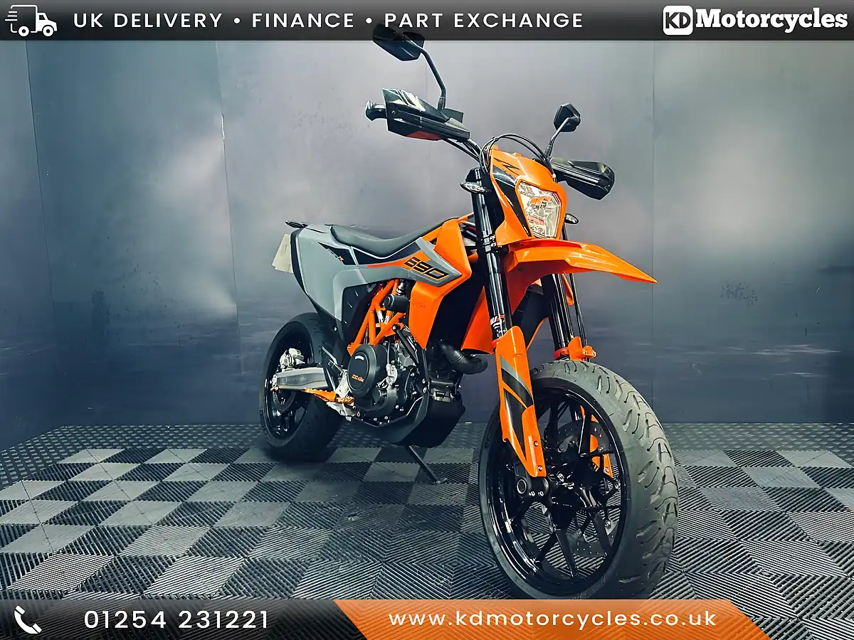 Used 2022 Ktm 690 Smc R Orange - Front View