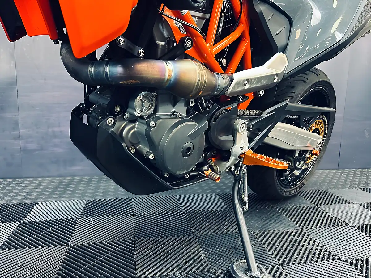 Used 2022 Ktm 690 Smc R Orange - Interior and Exterior details 11