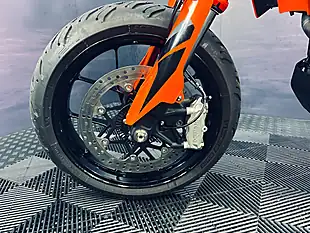 Used 2022 Ktm 690 Smc R Orange - Interior and Exterior details 16