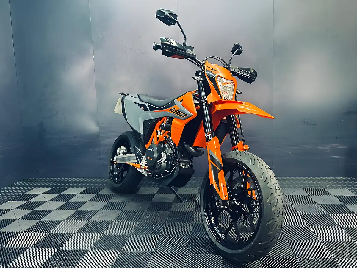 Used 2022 Ktm 690 Smc R Orange - Interior and Exterior details 19