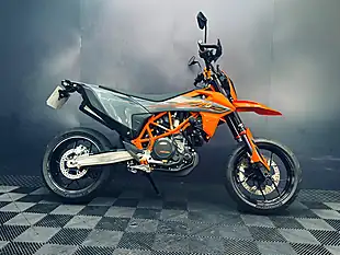 Used 2022 Ktm 690 Smc R Orange - Interior and Exterior details 2