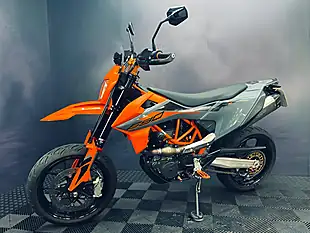 Used 2022 Ktm 690 Smc R Orange - Interior and Exterior details 5