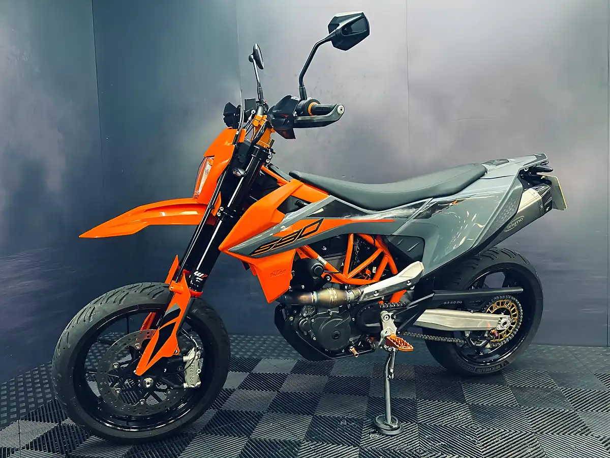 Used 2022 Ktm 690 Smc R Orange - Interior and Exterior details 5