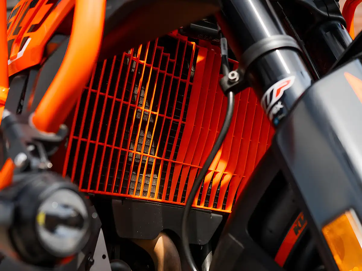 Used 2022 Ktm 890 Adventure Black / Orange - Interior and Exterior details 9