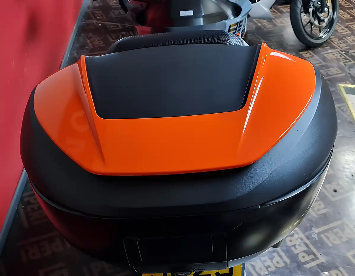 Used 2022 Ktm 890 Adventure Grey - Interior and Exterior details 11