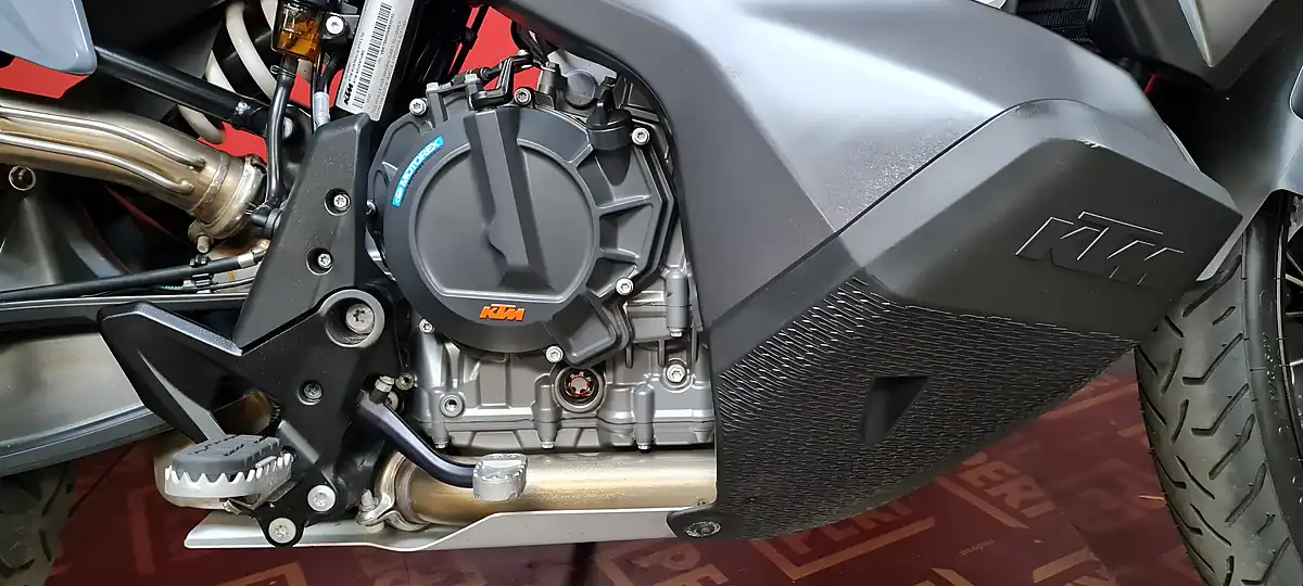 Used 2022 Ktm 890 Adventure Grey - Interior and Exterior details 12