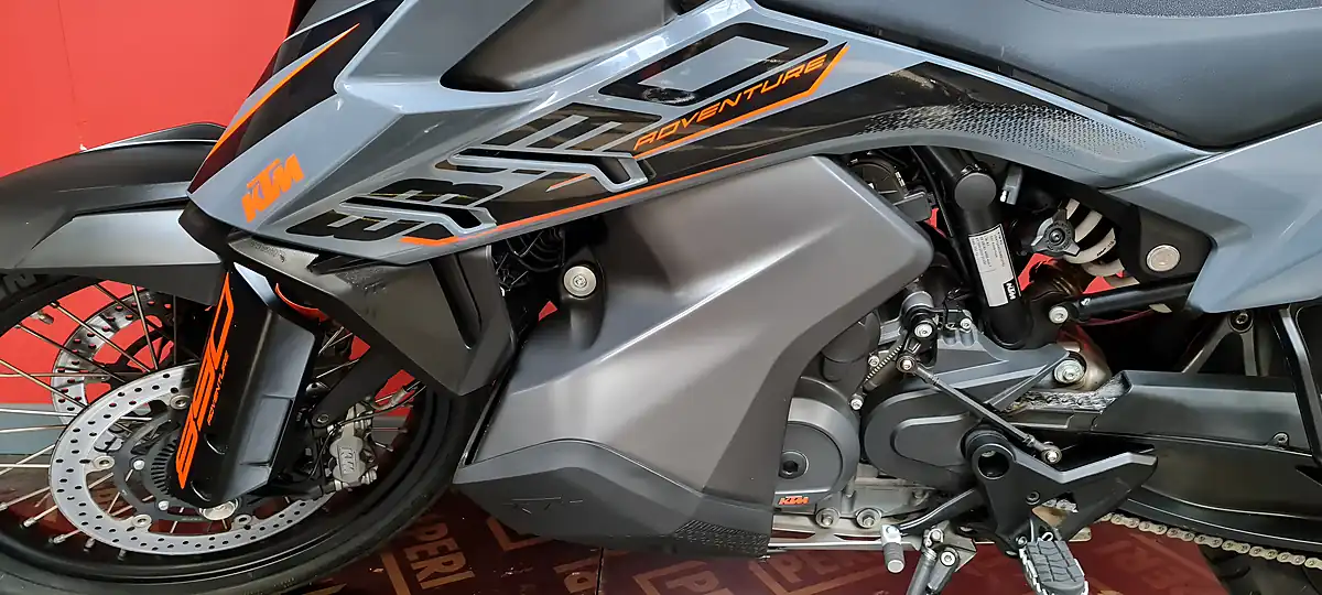 Used 2022 Ktm 890 Adventure Grey - Interior and Exterior details 13